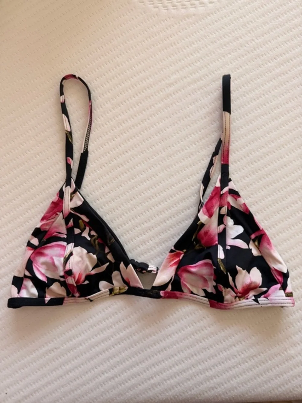 Frankie’s Bikinis Black Loctus Flower Bikini Top XL